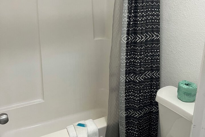 Glen Rose Inn and Suites