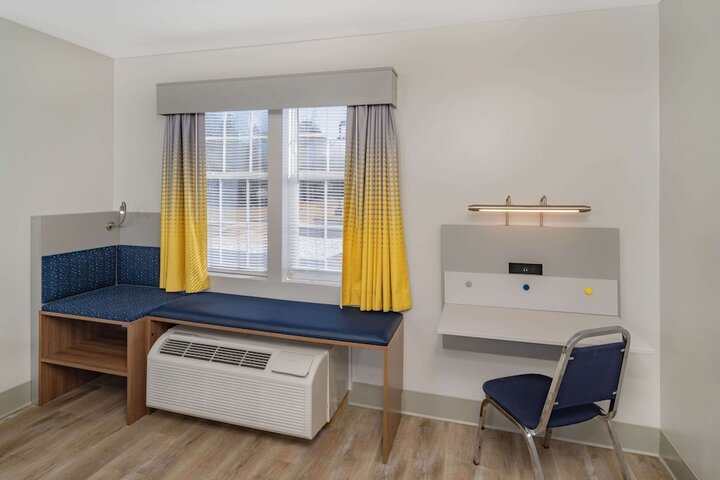 Room 17 of 36