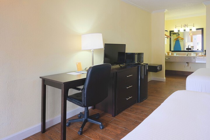 Room 80 of 94