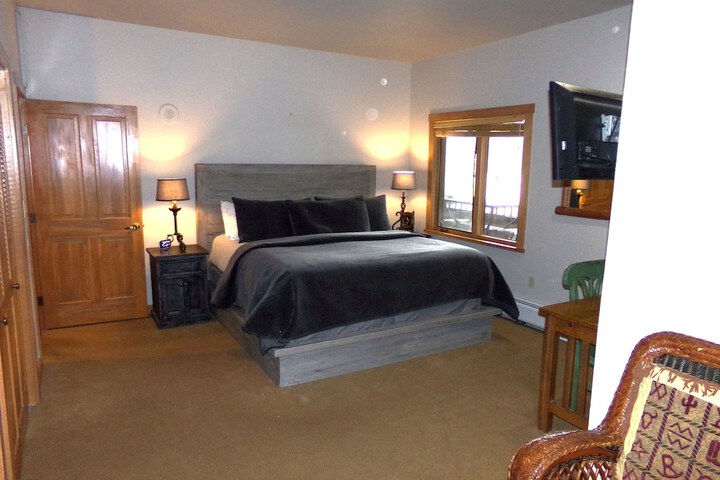 Room 15 of 30