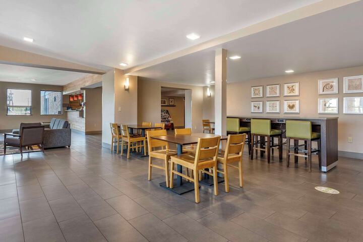 Comfort Inn & Suites Liverpool - Syracuse North
