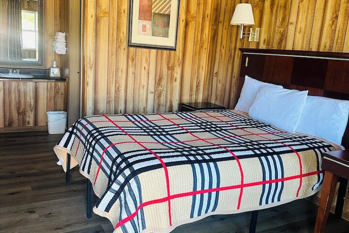 Country Inn Motel
