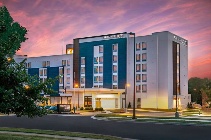 Hotel 2 of 32