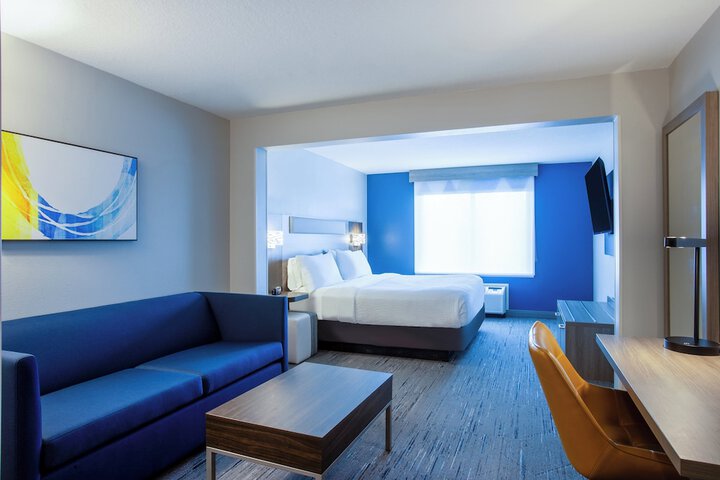 Room 34 of 71