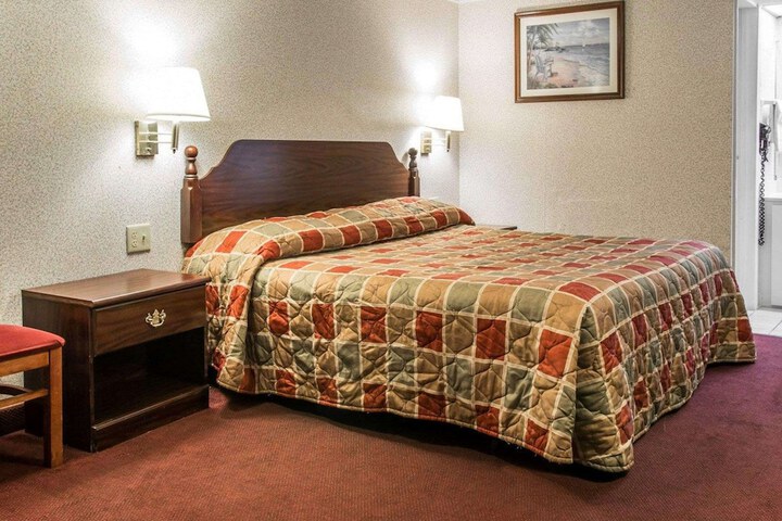 Rodeway Inn Madison Heights - Detroit