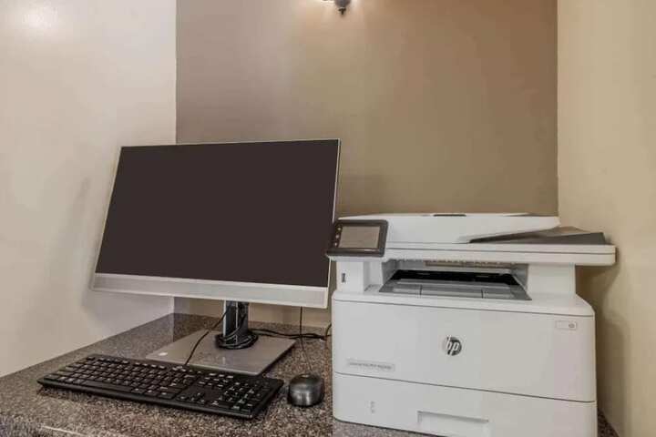Business Center 24 of 28