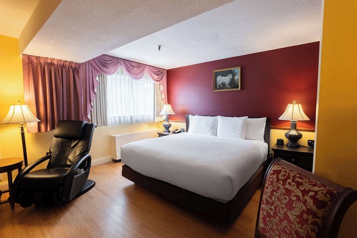 Room 47 of 86