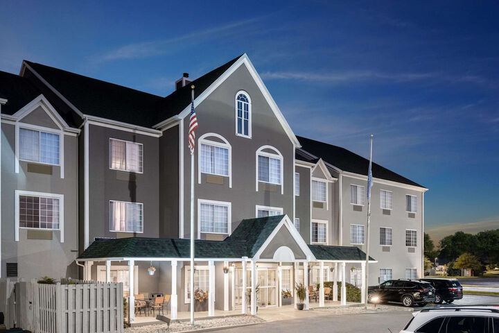Country Inn & Suites by Radisson Maumee - Toledo