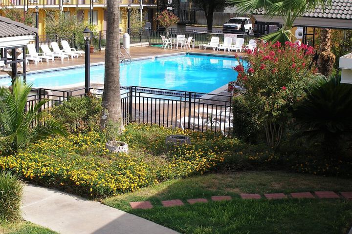 Hotel 4 of 25