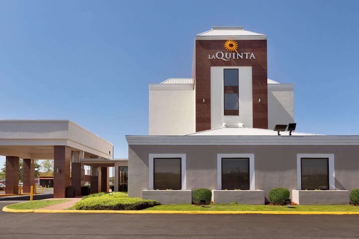 Hotel 3 of 70