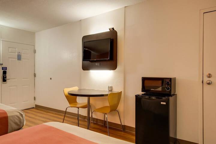 Room 22 of 38