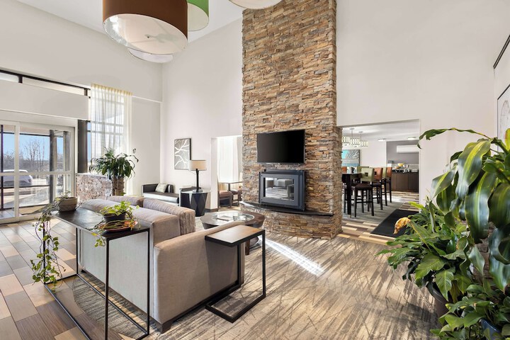 Best Western Luxbury Inn Fort Wayne
