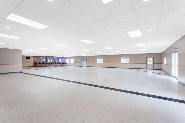 Ballroom/Hall 46 of 58