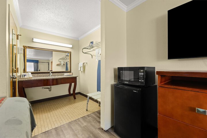 Americas Best Value Inn and Suites Aberdeen
