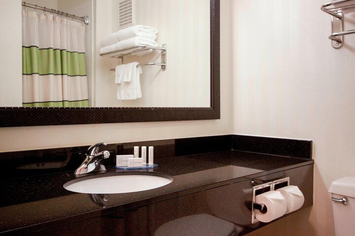 Room 9 of 20