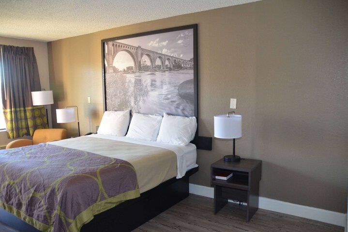Room 16 of 31