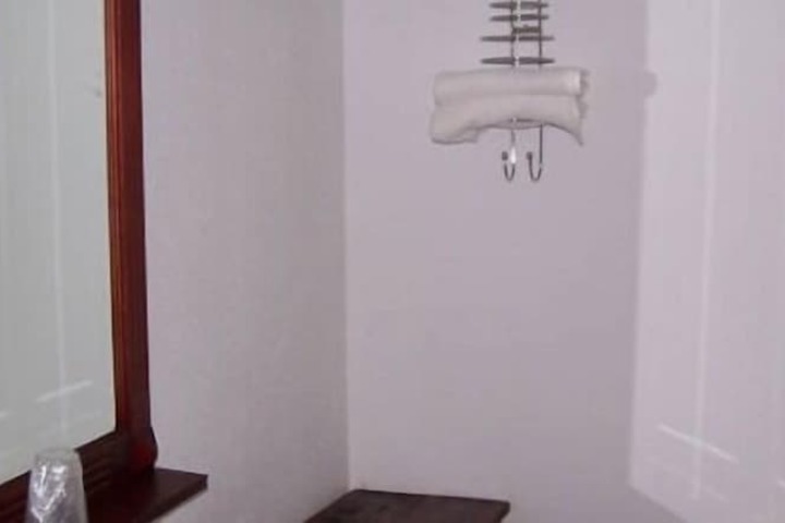 Room 40 of 49
