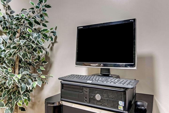 Business Center 34 of 34