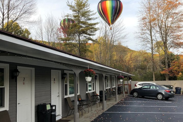 Sleep Woodstock Motel