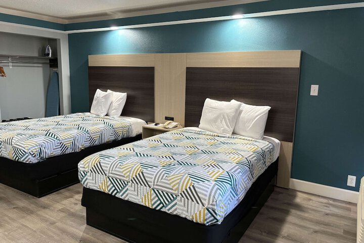 Room 17 of 32