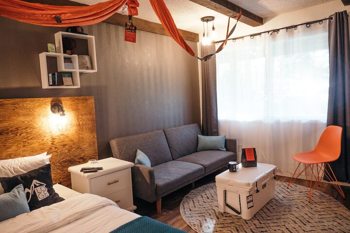 Room 49 of 76