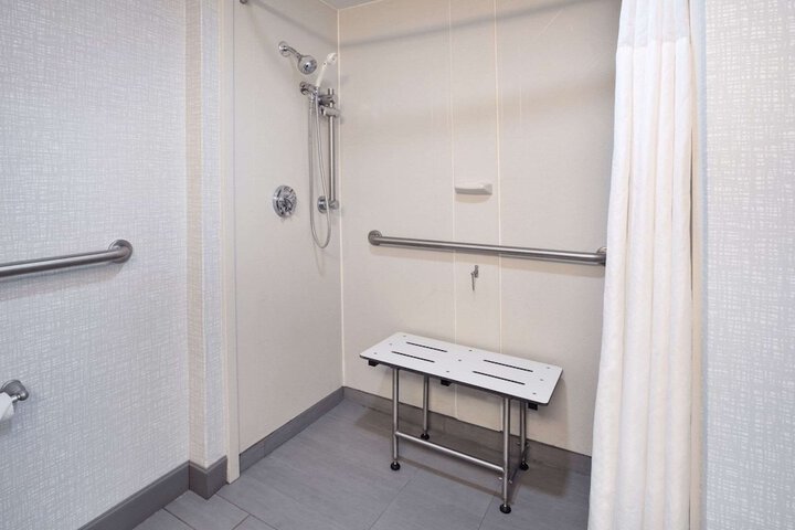 Room 12 of 25