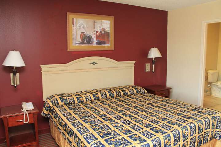 Room 10 of 12