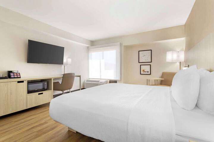 Best Western Plus Sugar Land / Stafford