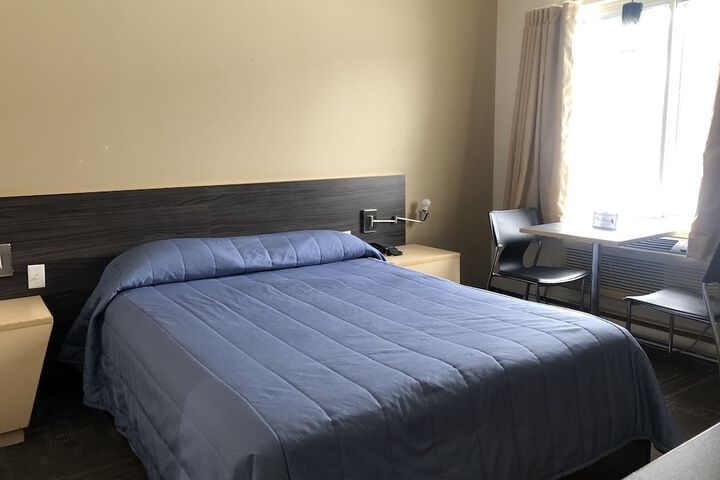 Falcon Motel Brossard