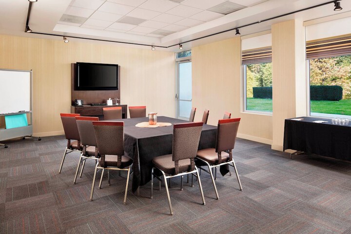 Aloft by Marriott BWI Baltimore Washington International Airport