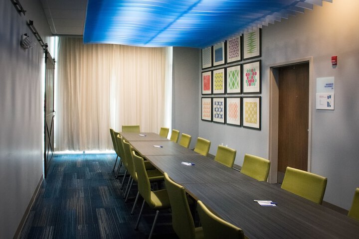 Holiday Inn Express and Suites West Memphis by IHG