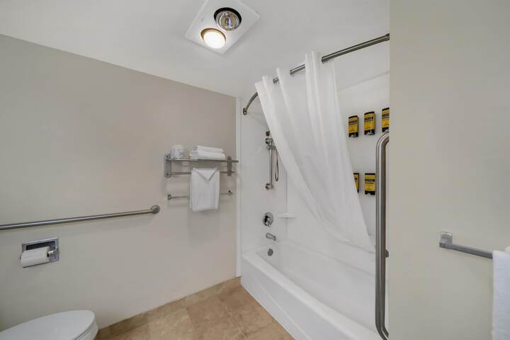 Best Western Plus Northwoods Inn