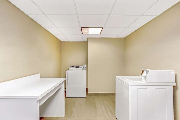 Room 11 of 34