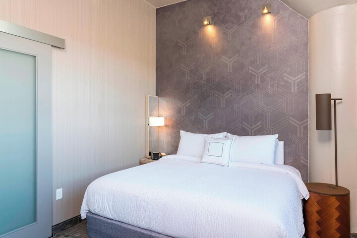 Room 20 of 34