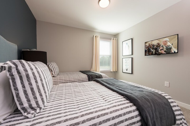 Room 8 of 22