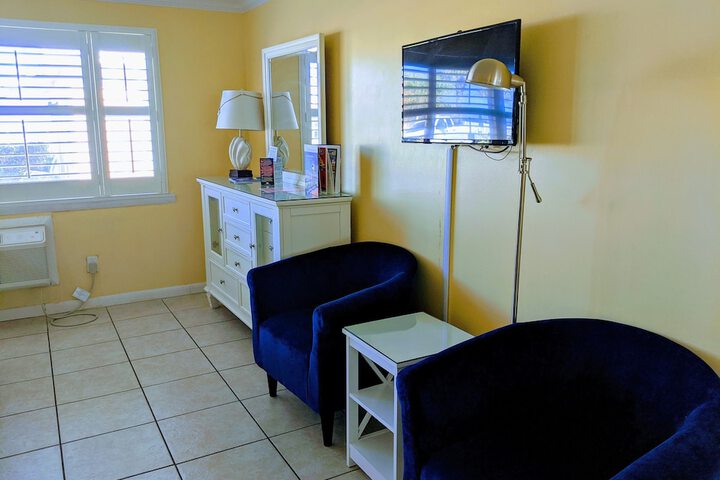 Coral Sands Inn