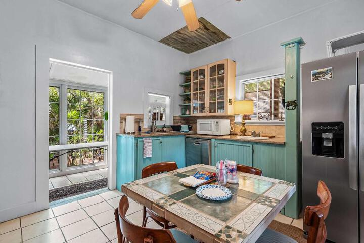 Old Carrabelle Hotel Flamingo Suite