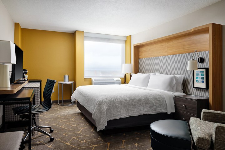 Room 10 of 35
