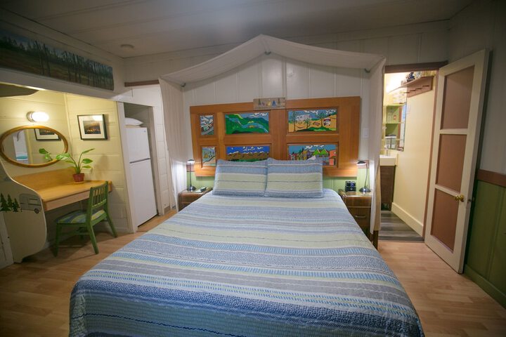 Room 211 of 236