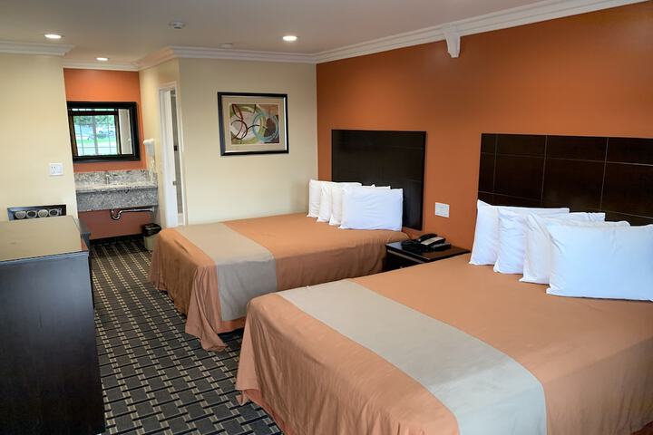 Ontario Inn & Suites