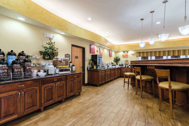 Comfort Suites Salina South