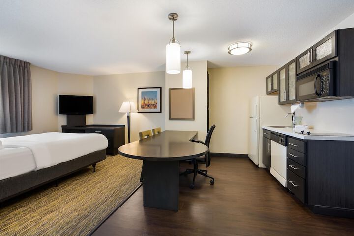 Sonesta Simply Suites Arlington Entertainment District