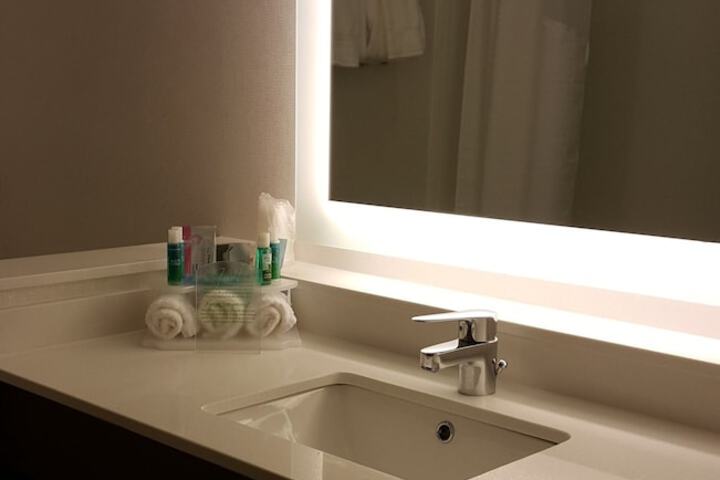 Holiday Inn Express & Suites Toledo West by IHG