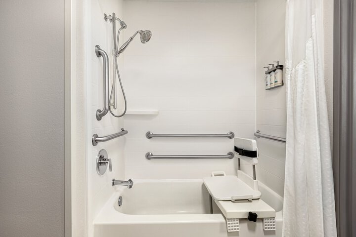 Holiday Inn Express Bowling Green by IHG