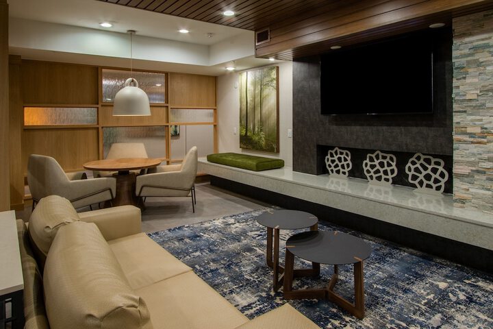 Hotel Interior 10 of 34