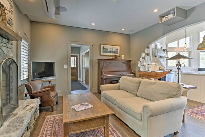 Enchanting Tryon Home w / Hot Tub 14 Mi to Tiec!