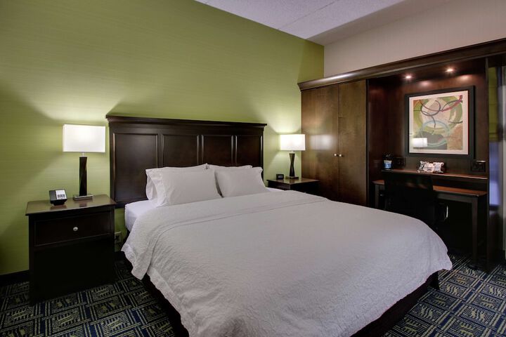 Room 13 of 42