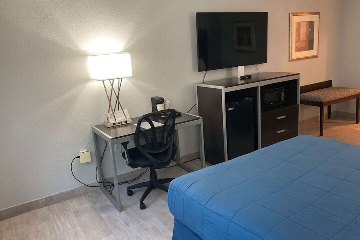 Room 27 of 86