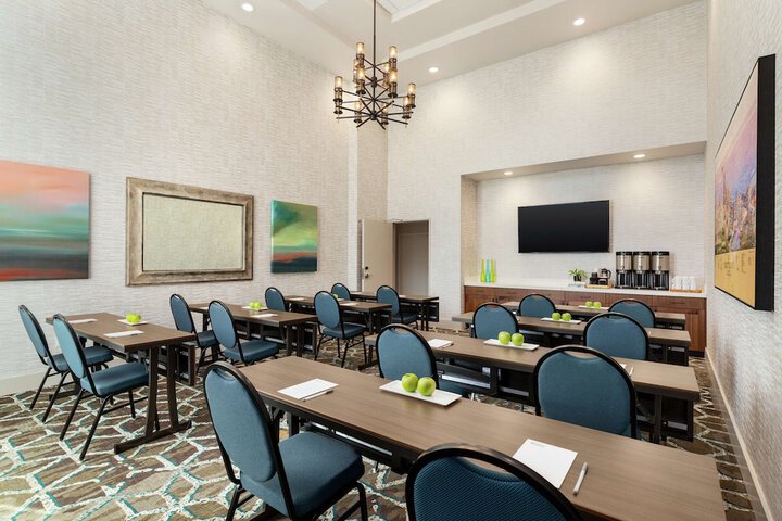 Hilton Garden Inn Seattle Airport