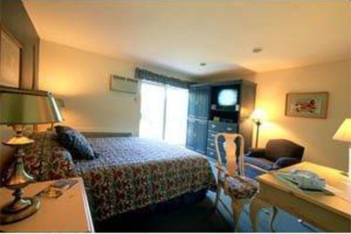 Room 27 of 48